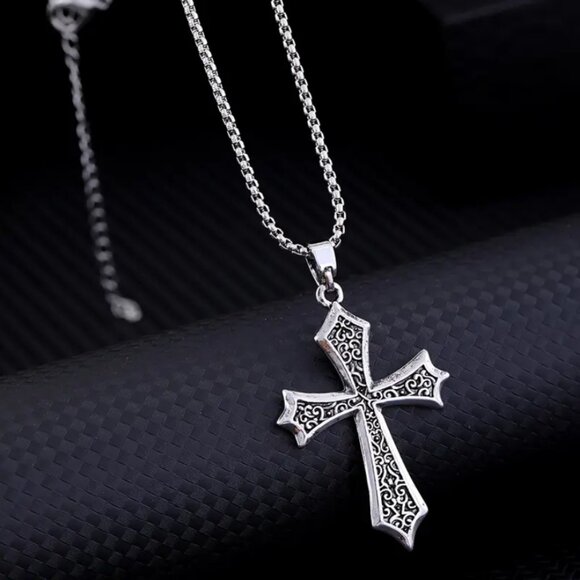 14K White Gold Womens 24